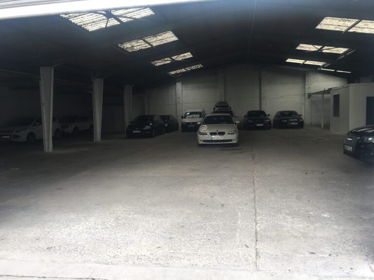 Hallen-Parkplatz Flughafen Frankfurt Flamingo-Parken in Rüsselsheim